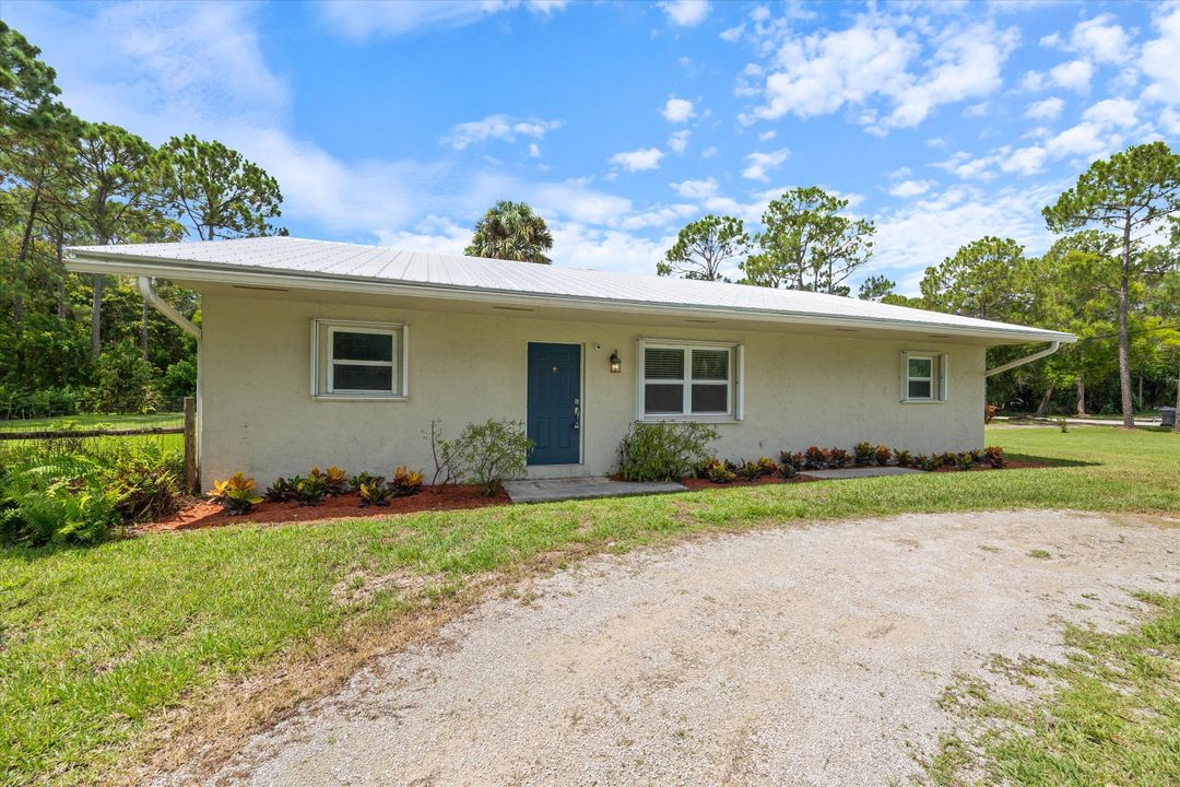 For Sale: $749,000 (3 beds, 2 baths, 1722 Square Feet)