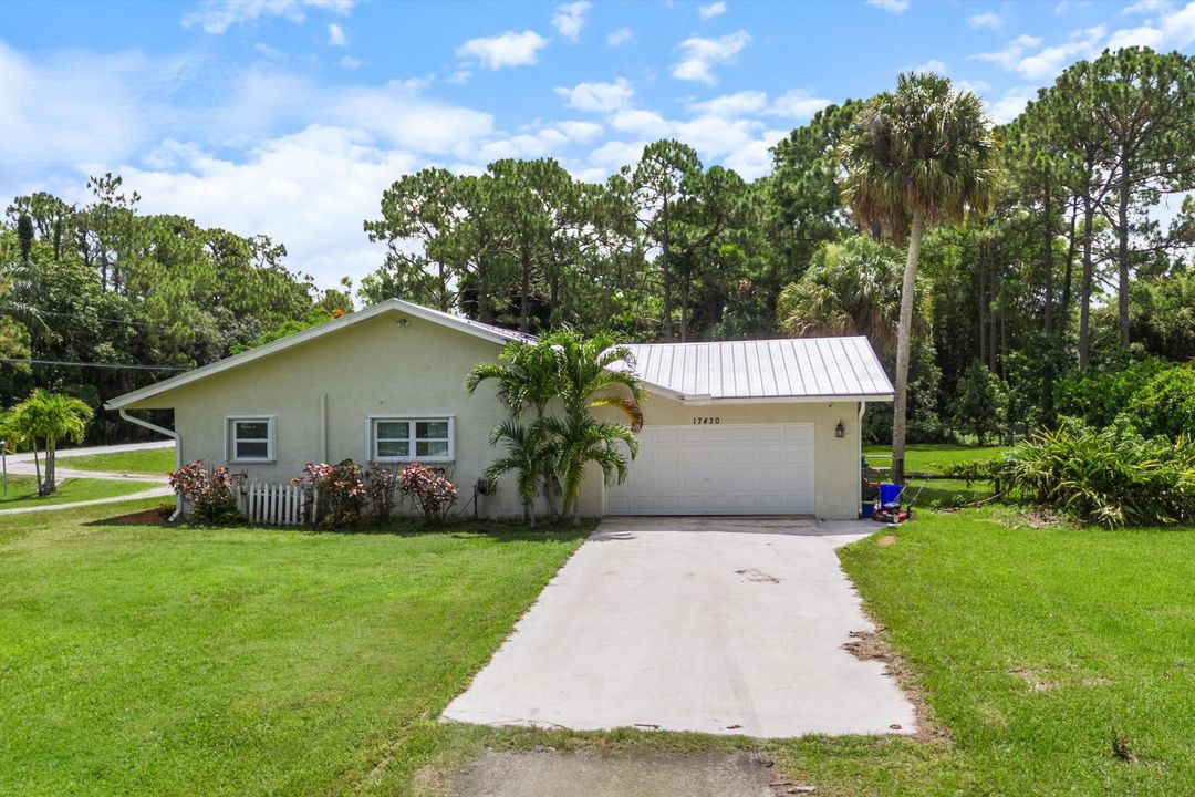 For Sale: $749,000 (3 beds, 2 baths, 1722 Square Feet)