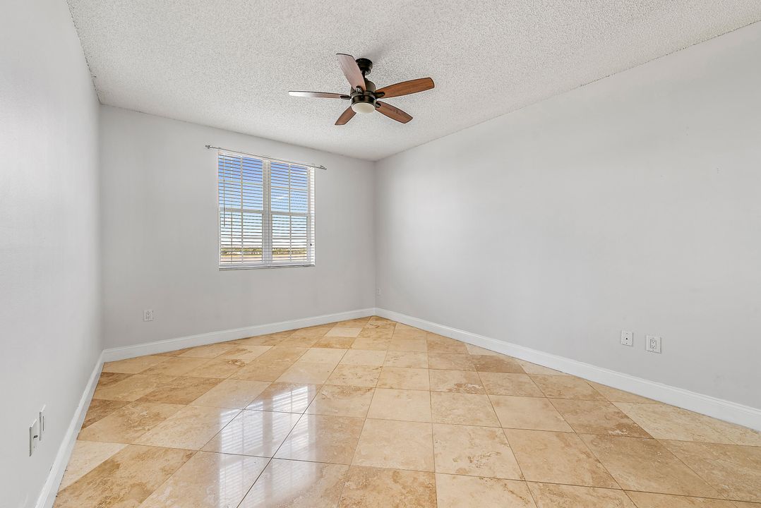 For Sale: $439,000 (2 beds, 2 baths, 1130 Square Feet)