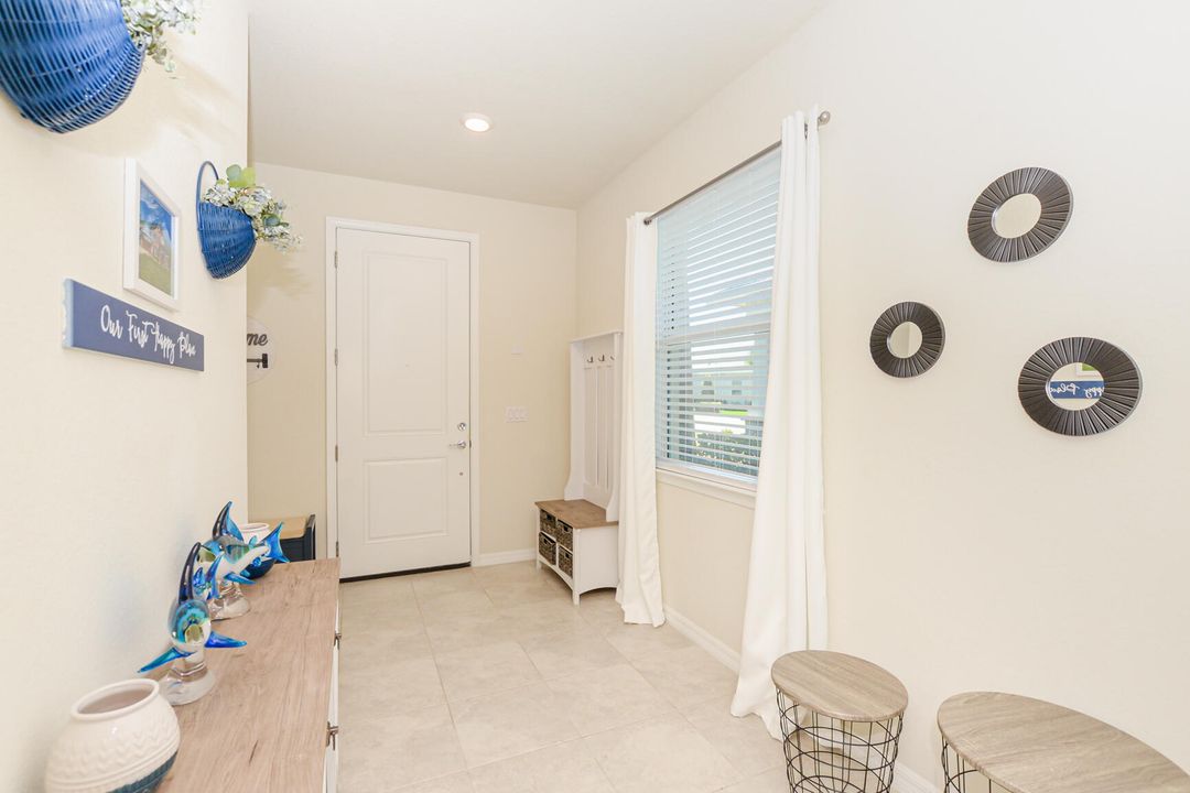 Active With Contract: $3,000 (3 beds, 2 baths, 1554 Square Feet)