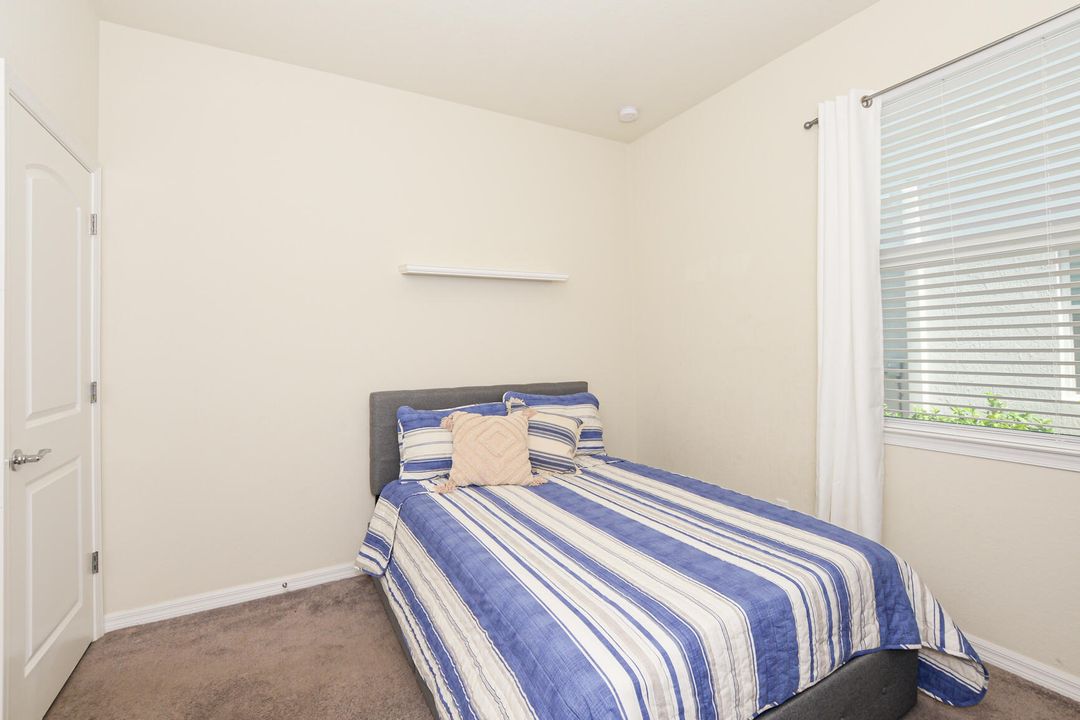 Active With Contract: $3,000 (3 beds, 2 baths, 1554 Square Feet)