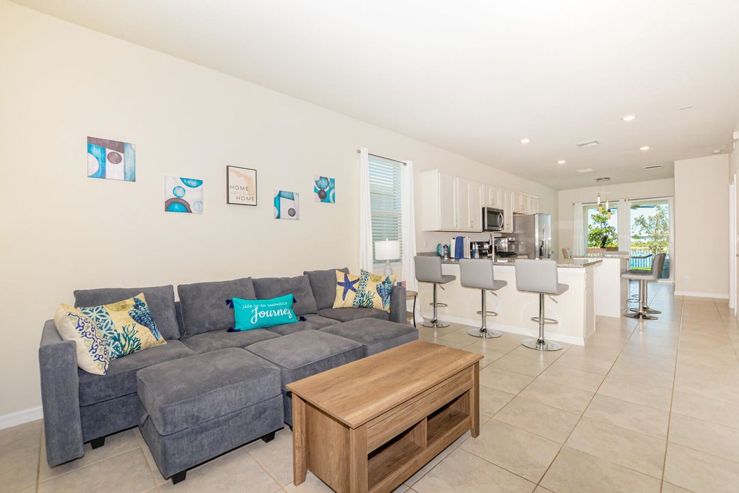 Active With Contract: $3,000 (3 beds, 2 baths, 1554 Square Feet)