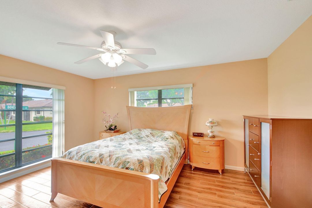 For Sale: $349,000 (2 beds, 2 baths, 1400 Square Feet)