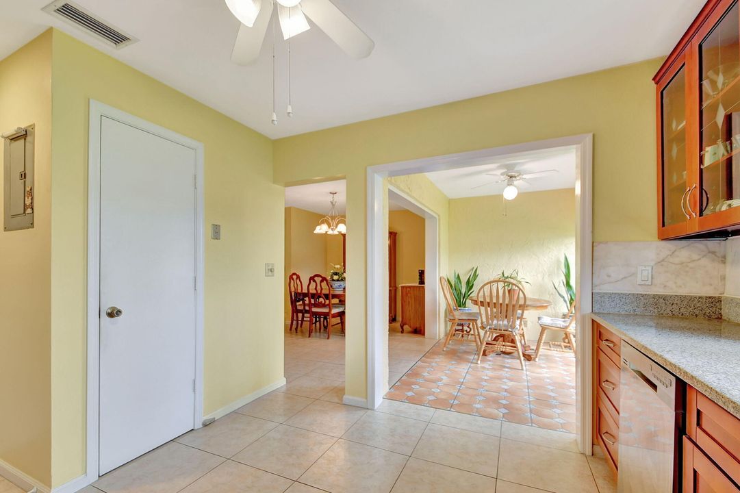 For Sale: $349,000 (2 beds, 2 baths, 1400 Square Feet)