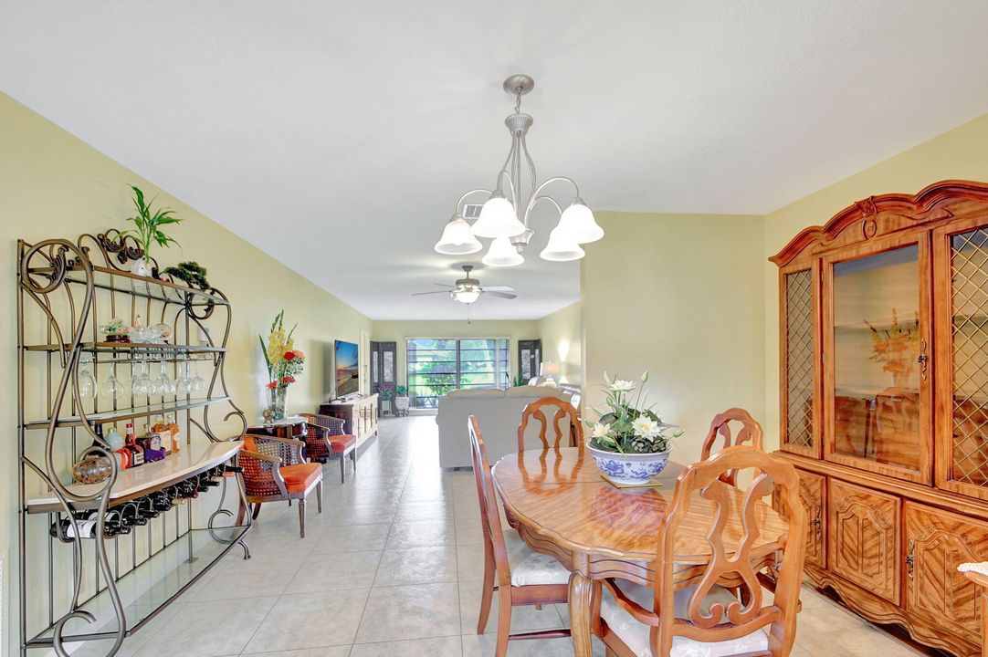 For Sale: $349,000 (2 beds, 2 baths, 1400 Square Feet)