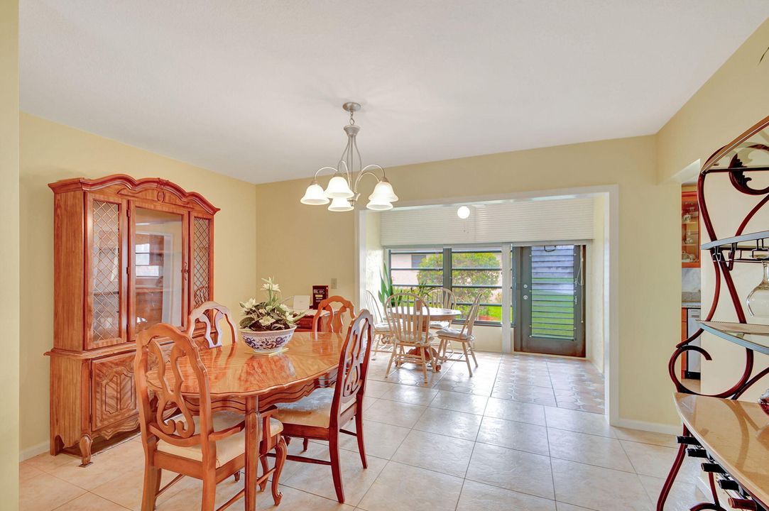 For Sale: $349,000 (2 beds, 2 baths, 1400 Square Feet)