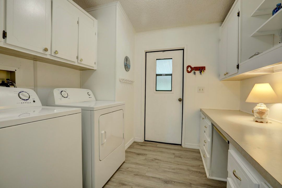 For Sale: $187,000 (2 beds, 2 baths, 1382 Square Feet)