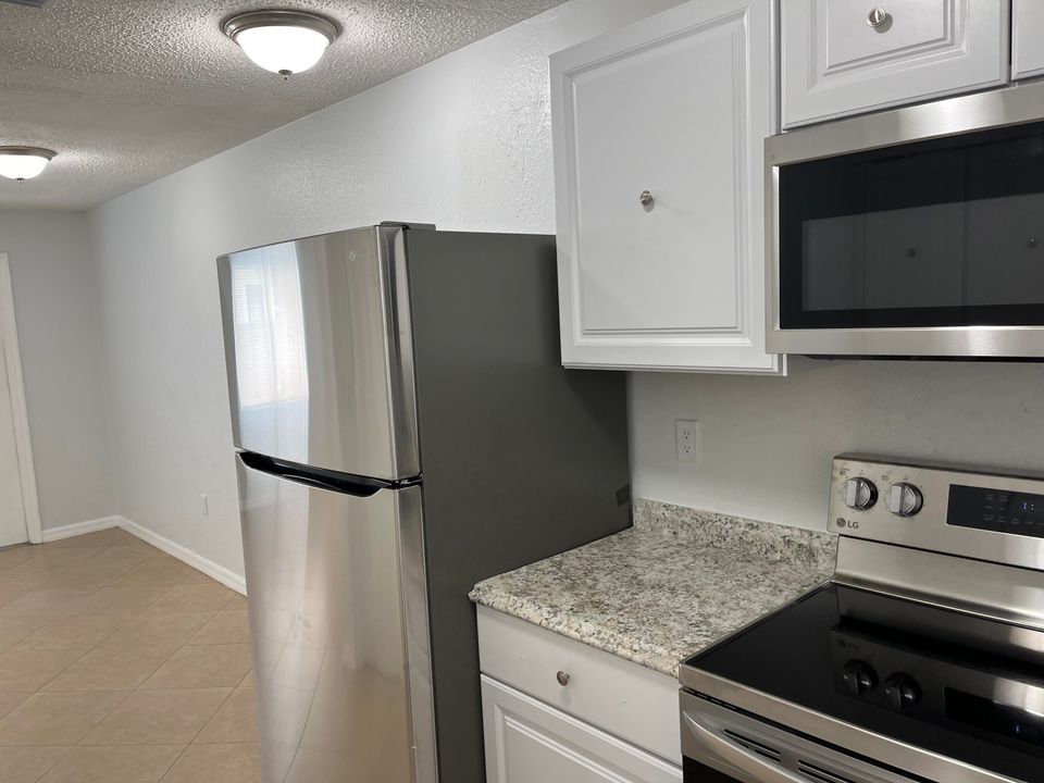 For Rent: $1,600 (2 beds, 1 baths, 1248 Square Feet)