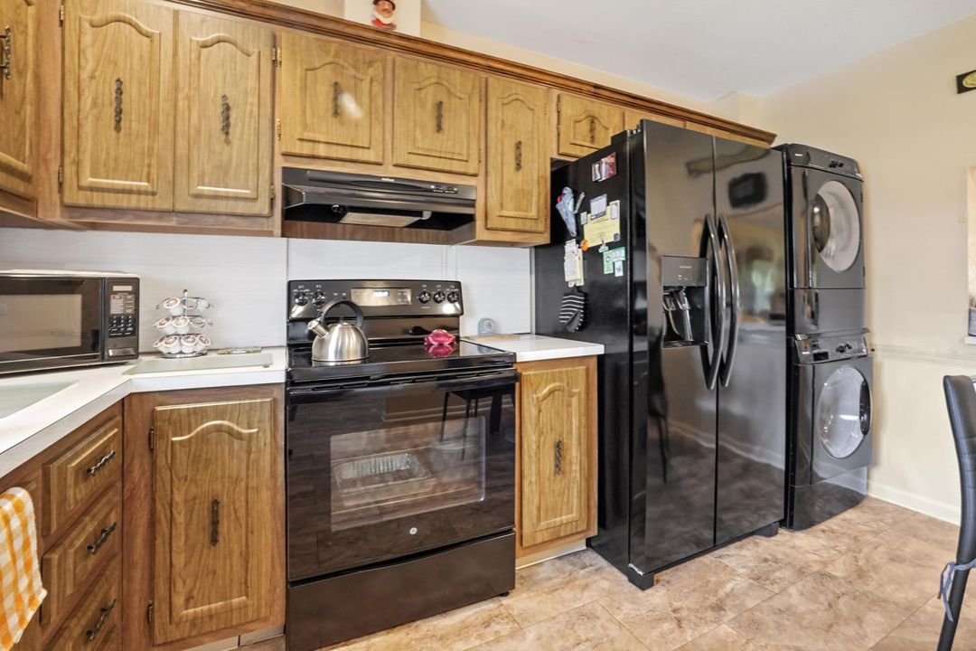 For Sale: $209,500 (2 beds, 2 baths, 1088 Square Feet)