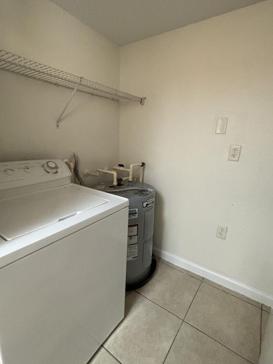 For Sale: $218,900 (2 beds, 2 baths, 1033 Square Feet)