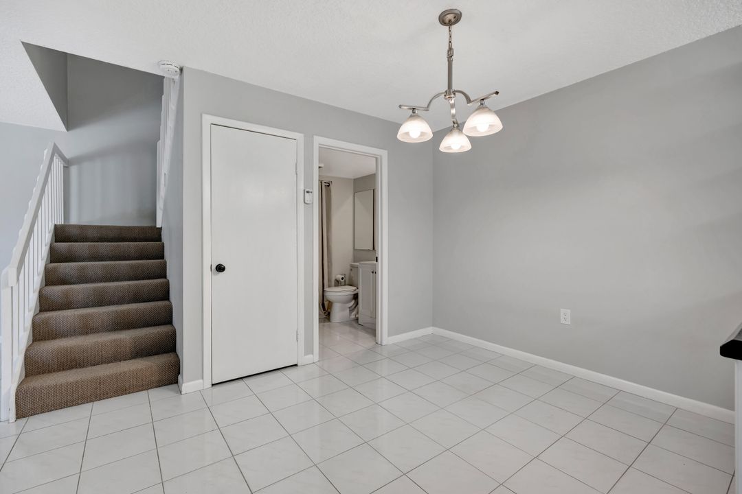 For Sale: $345,000 (2 beds, 2 baths, 1236 Square Feet)