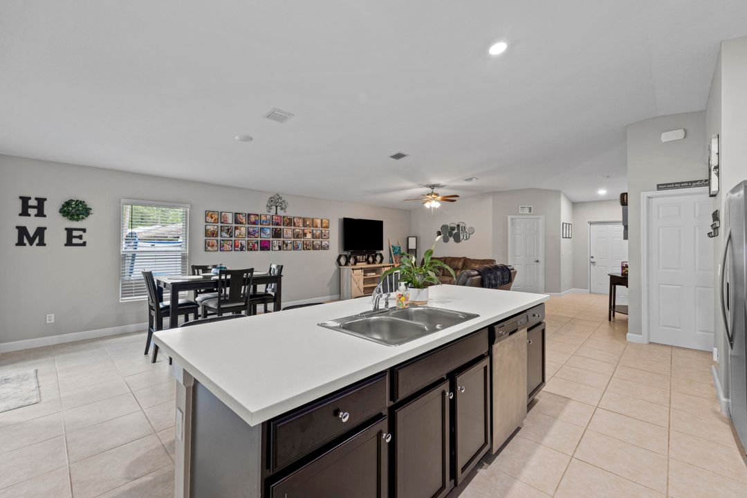 For Sale: $354,900 (4 beds, 2 baths, 1833 Square Feet)