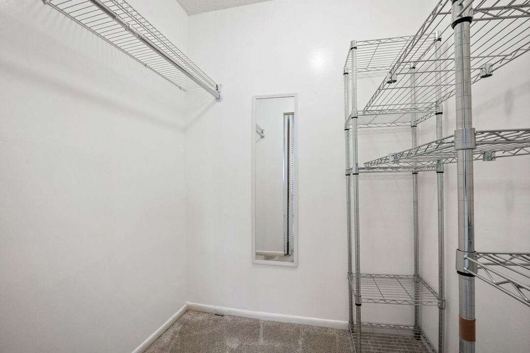 Active With Contract: $139,900 (1 beds, 1 baths, 683 Square Feet)