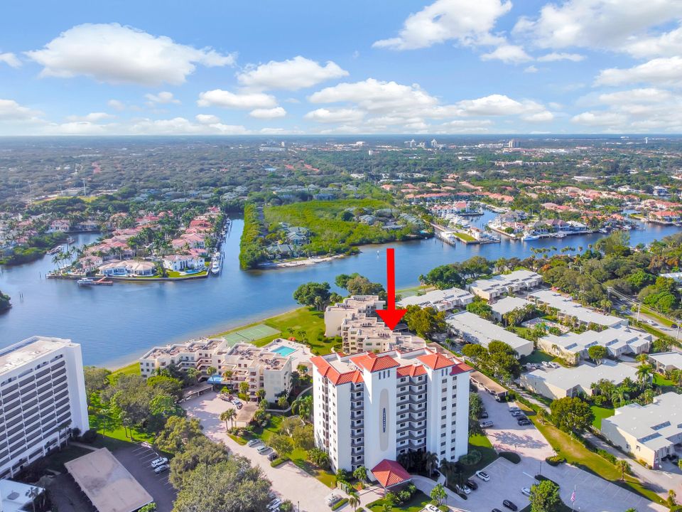 For Sale: $839,000 (3 beds, 2 baths, 2011 Square Feet)