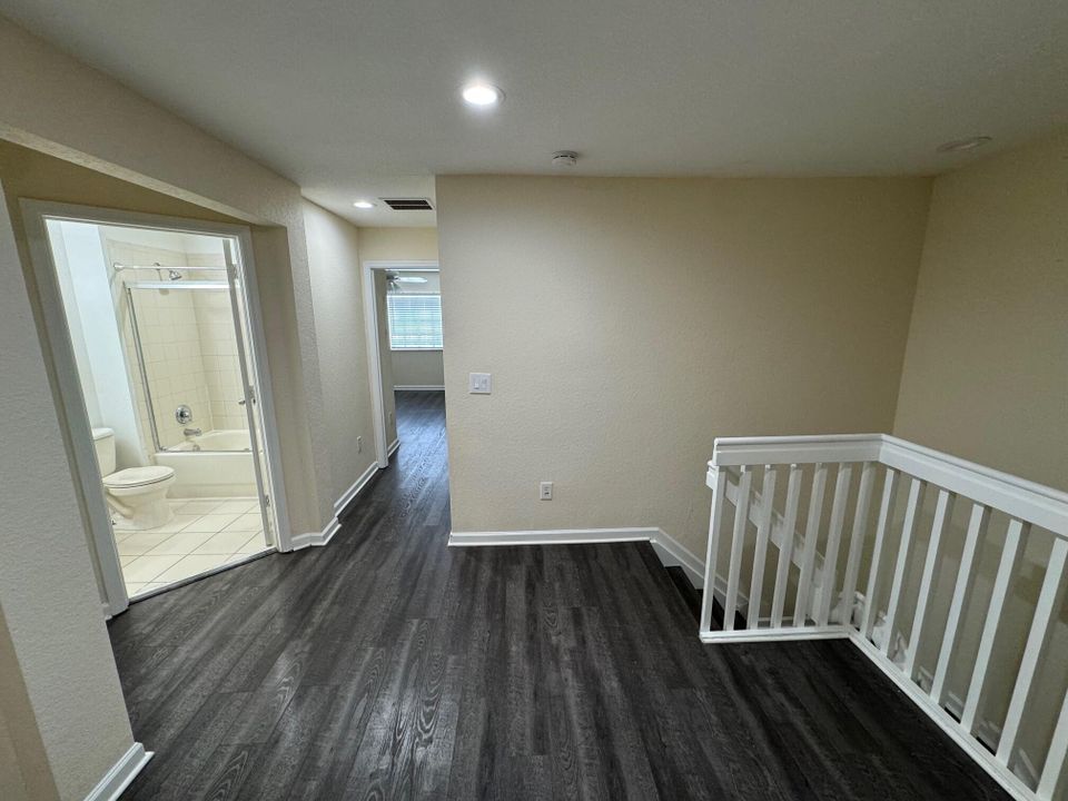 For Rent: $2,400 (3 beds, 2 baths, 1627 Square Feet)