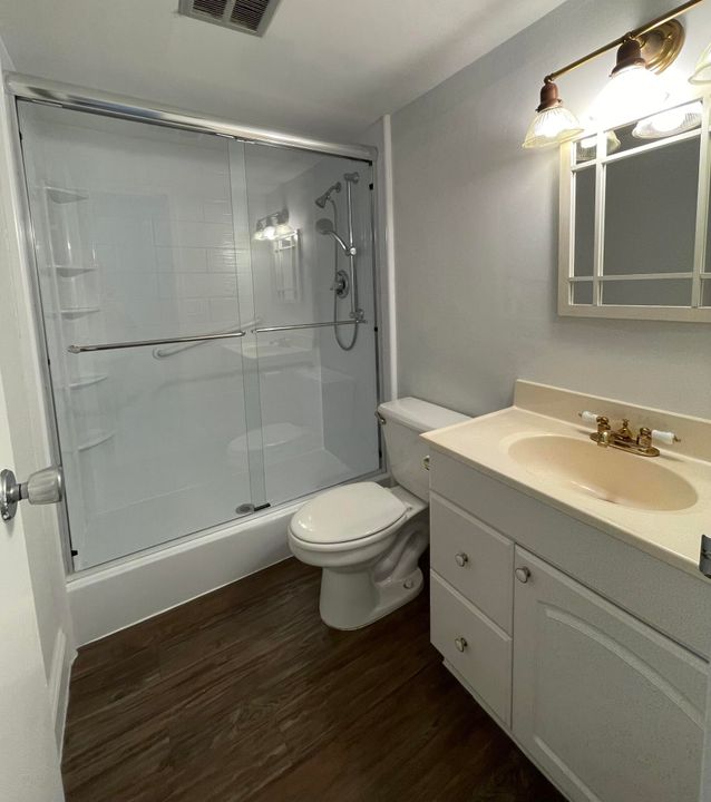 For Sale: $379,000 (2 beds, 2 baths, 1036 Square Feet)