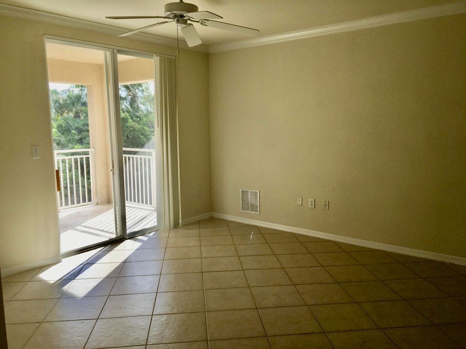 For Rent: $2,275 (2 beds, 2 baths, 1071 Square Feet)