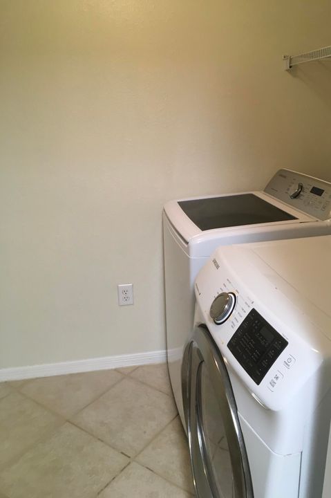 For Rent: $2,275 (2 beds, 2 baths, 1071 Square Feet)