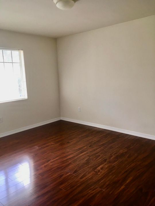 For Rent: $2,275 (2 beds, 2 baths, 1071 Square Feet)