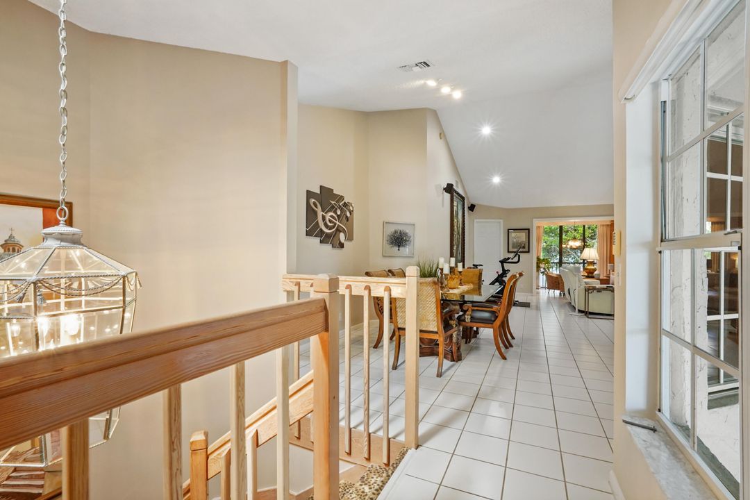 For Sale: $349,000 (2 beds, 2 baths, 1952 Square Feet)