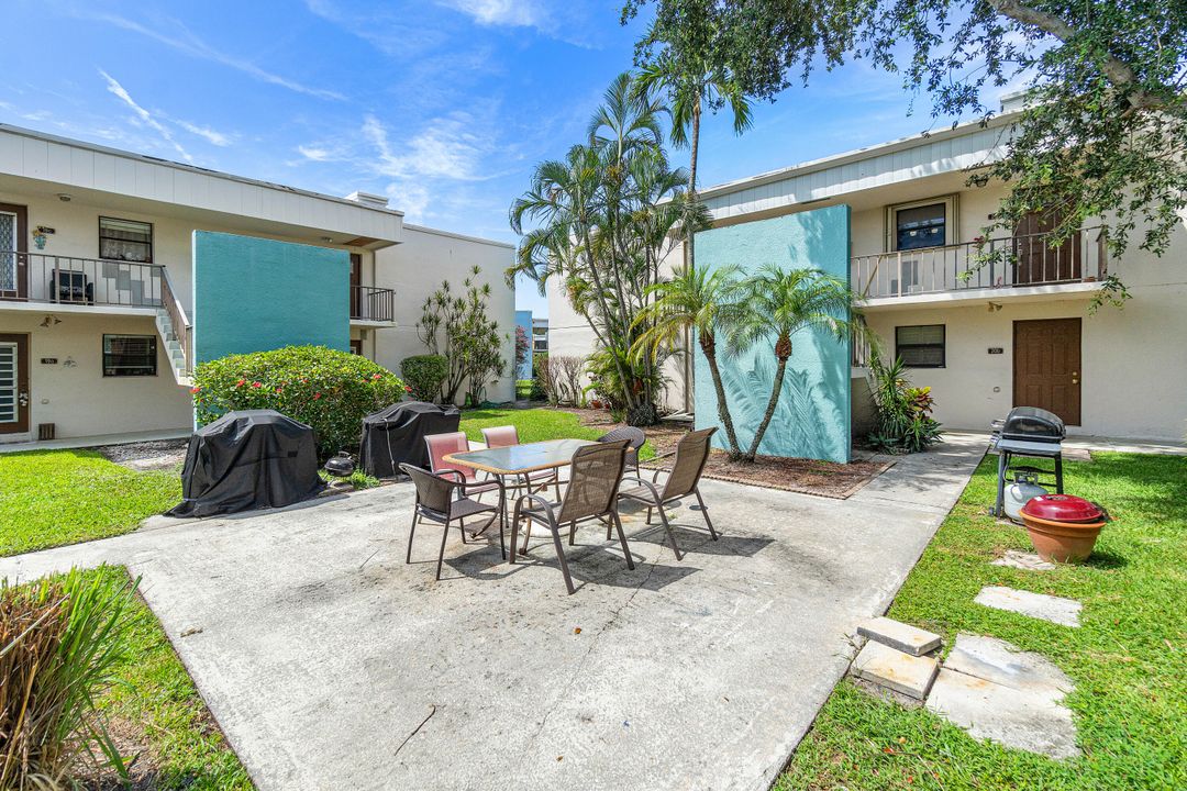 For Sale: $315,000 (2 beds, 2 baths, 1048 Square Feet)