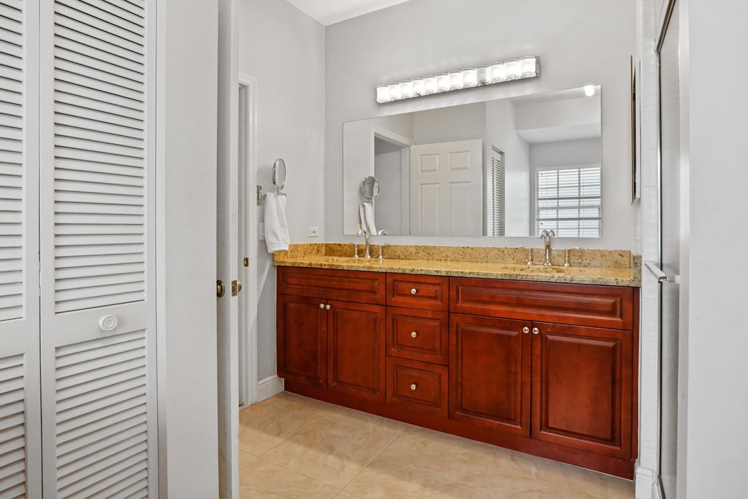 For Sale: $349,000 (2 beds, 2 baths, 1952 Square Feet)