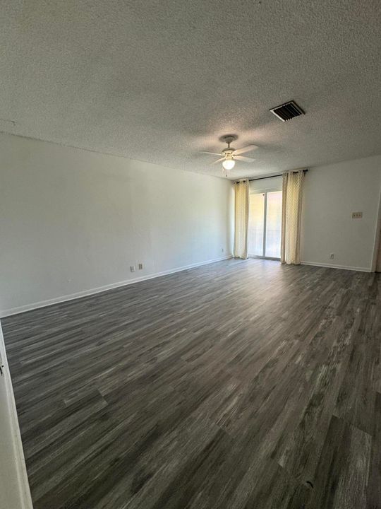 For Rent: $1,799 (1 beds, 1 baths, 589 Square Feet)