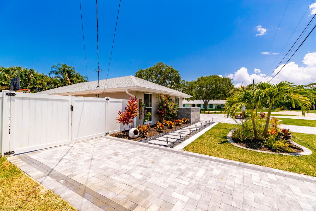 For Sale: $620,000 (4 beds, 2 baths, 2332 Square Feet)