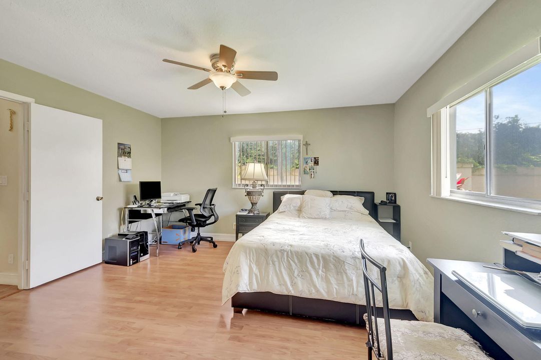 For Sale: $279,000 (2 beds, 2 baths, 1022 Square Feet)