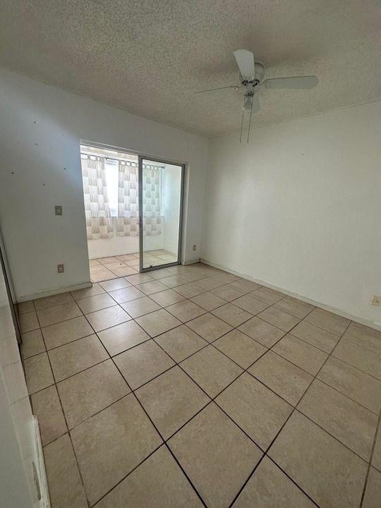 For Rent: $2,200 (2 beds, 1 baths, 1277 Square Feet)