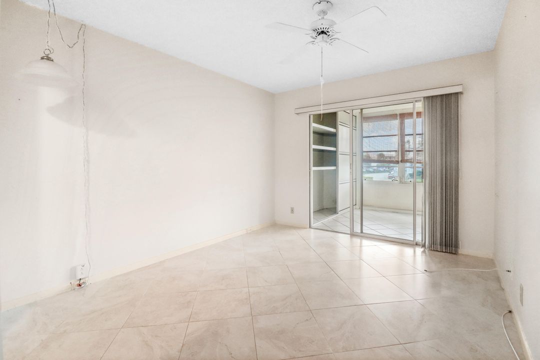 For Sale: $200,000 (2 beds, 2 baths, 1062 Square Feet)