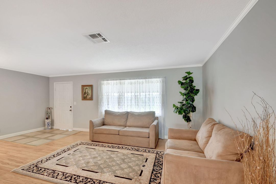 For Sale: $360,000 (2 beds, 2 baths, 1624 Square Feet)
