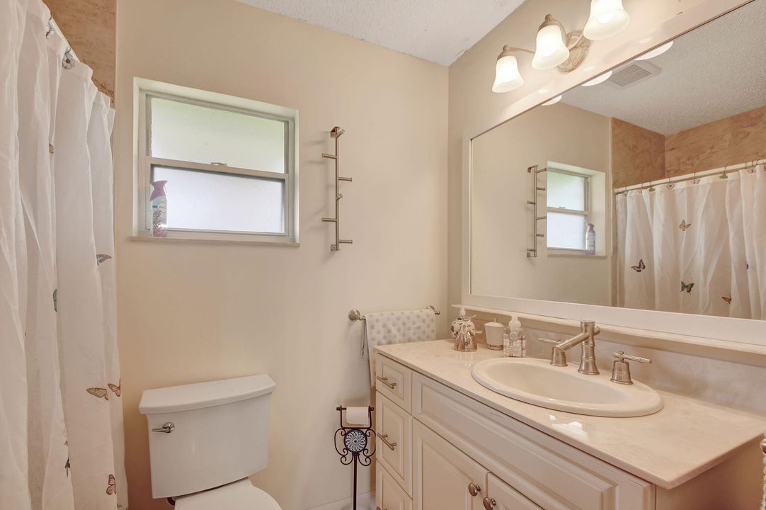 For Sale: $360,000 (2 beds, 2 baths, 1624 Square Feet)