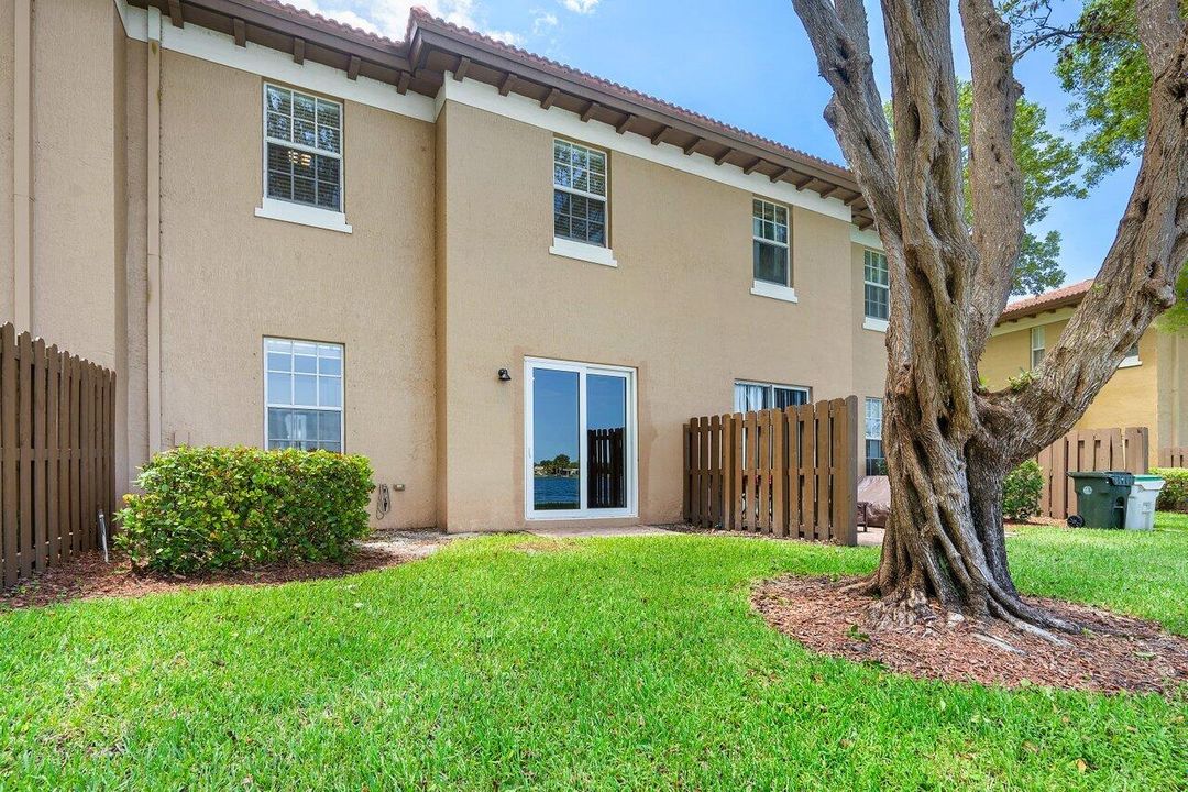 For Sale: $525,000 (3 beds, 2 baths, 1888 Square Feet)