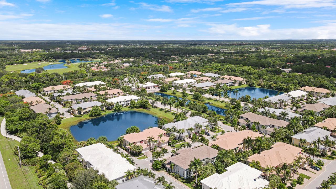 Active With Contract: $710,000 (3 beds, 3 baths, 2467 Square Feet)