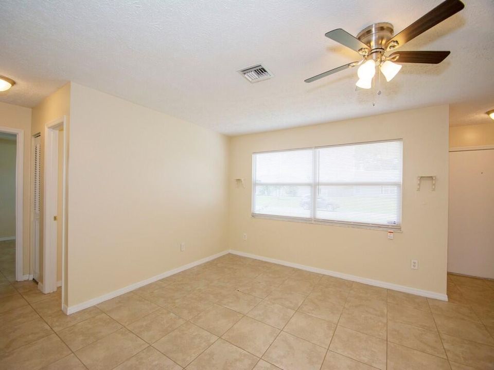 For Rent: $2,150 (2 beds, 2 baths, 1211 Square Feet)