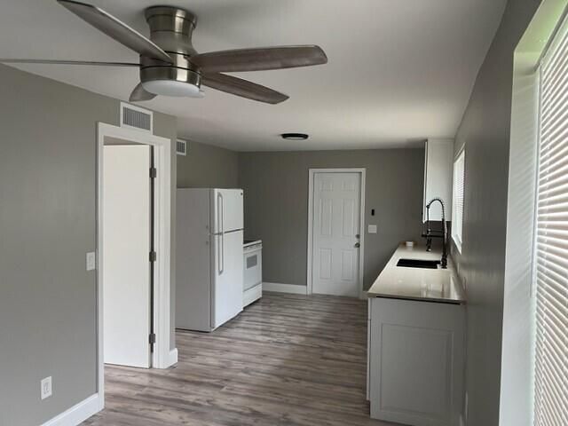 Active With Contract: $2,000 (2 beds, 1 baths, 670 Square Feet)