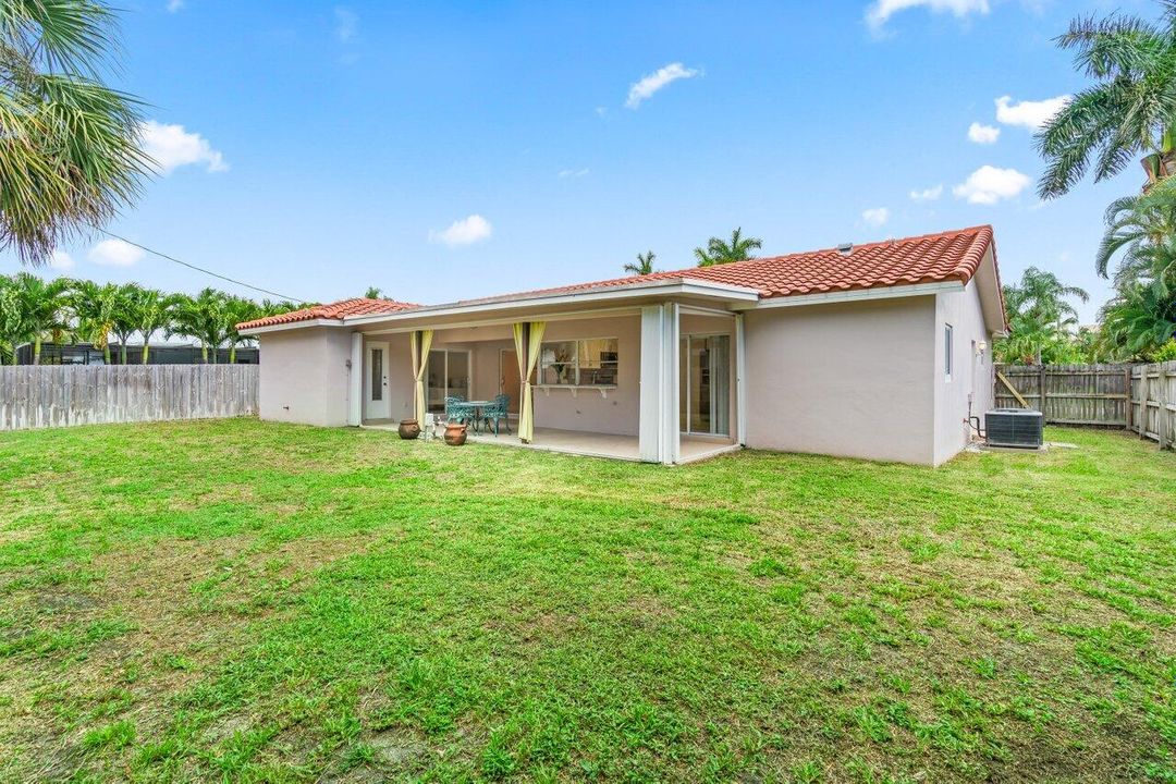 For Sale: $839,000 (3 beds, 2 baths, 1532 Square Feet)