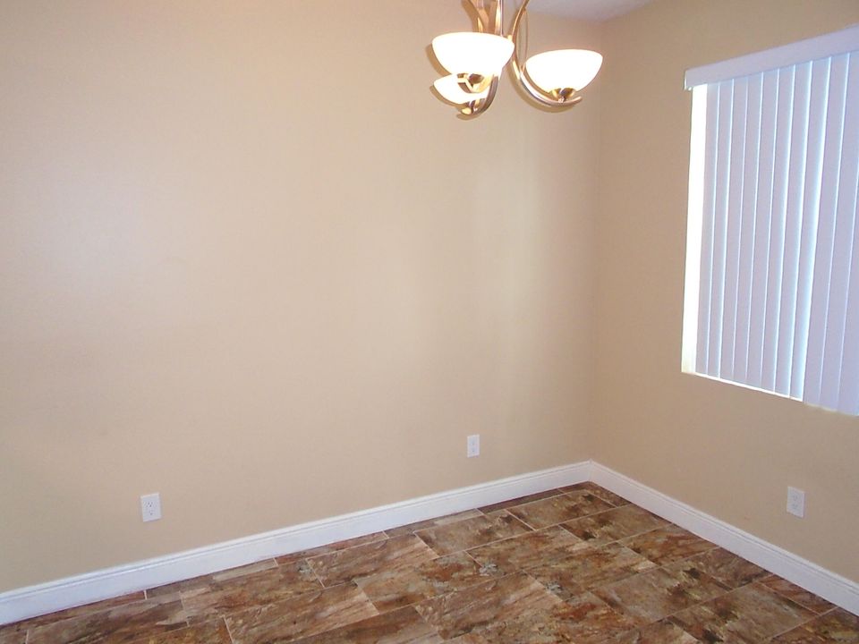 For Sale: $380,000 (2 beds, 2 baths, 1507 Square Feet)