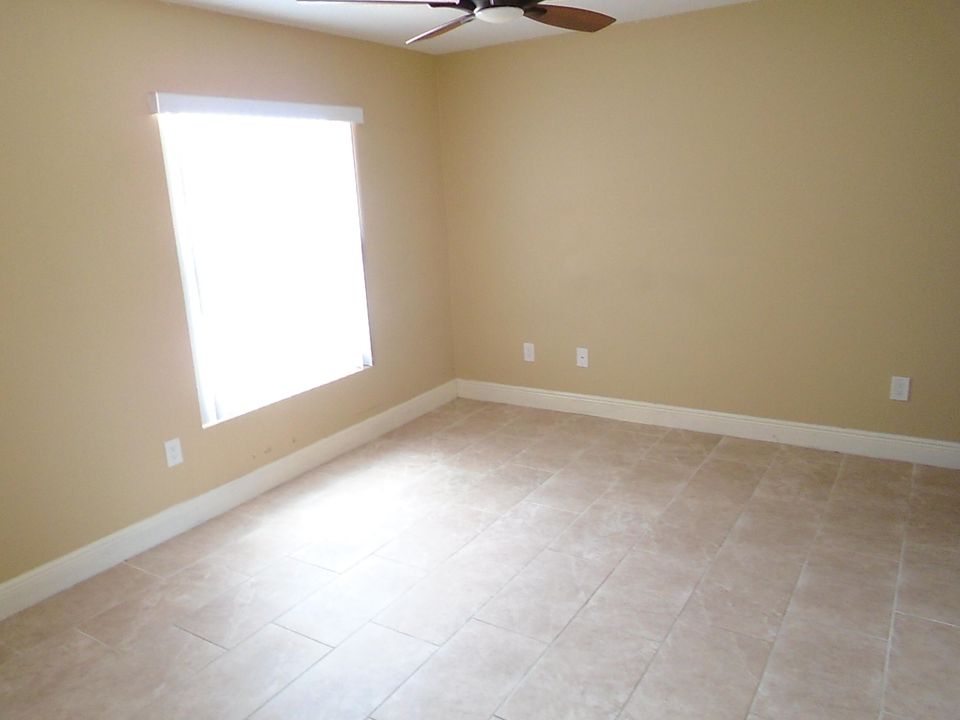 For Sale: $380,000 (2 beds, 2 baths, 1507 Square Feet)