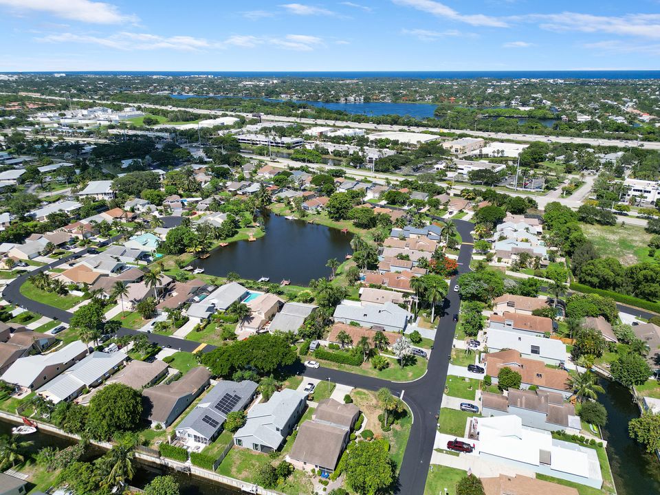 For Sale: $699,000 (3 beds, 2 baths, 1790 Square Feet)