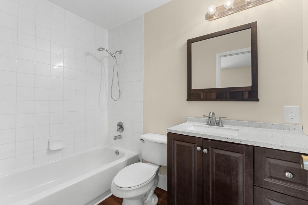 For Sale: $348,000 (2 beds, 2 baths, 1104 Square Feet)