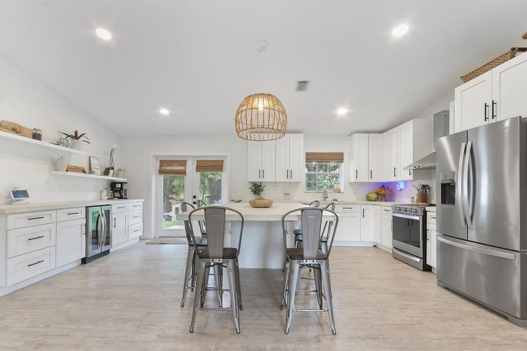 For Sale: $729,900 (4 beds, 2 baths, 1828 Square Feet)