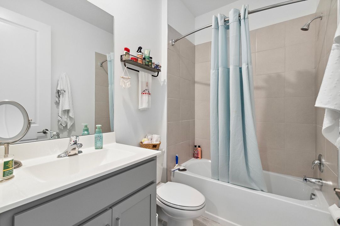 For Sale: $459,000 (2 beds, 2 baths, 1319 Square Feet)