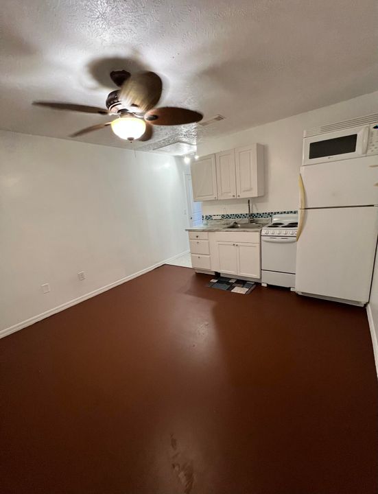 For Rent: $1,450 (1 beds, 1 baths, 346 Square Feet)