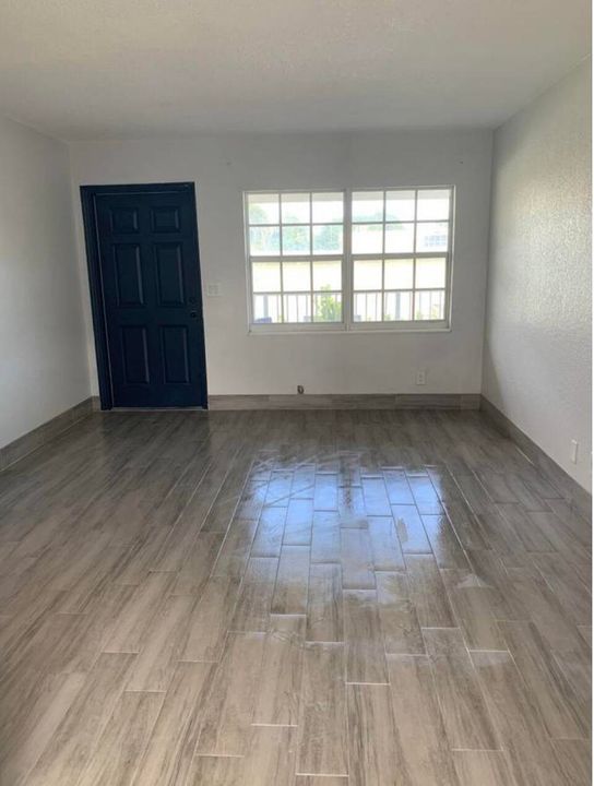 For Rent: $1,900 (1 beds, 1 baths, 2808 Square Feet)