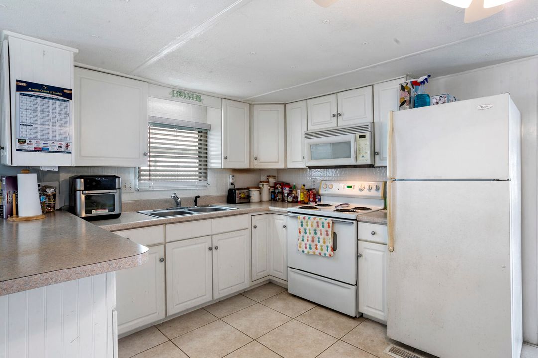 For Sale: $109,000 (2 beds, 1 baths, 1100 Square Feet)