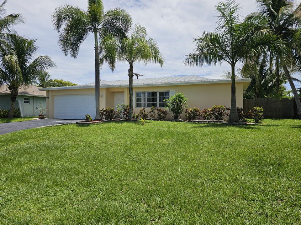 For Sale: $599,000 (3 beds, 2 baths, 1474 Square Feet)