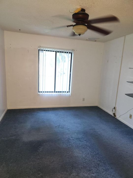 Active With Contract: $127,500 (1 beds, 1 baths, 683 Square Feet)