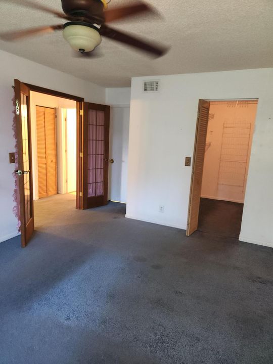 For Sale: $127,500 (1 beds, 1 baths, 683 Square Feet)